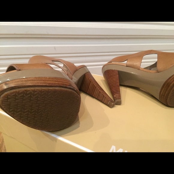 Michael Kors Carla Platform Leather Taupe size 6.5 - Picture 6 of 8